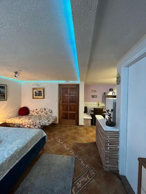 Taverna Coctel Пореч Экстерьер фото